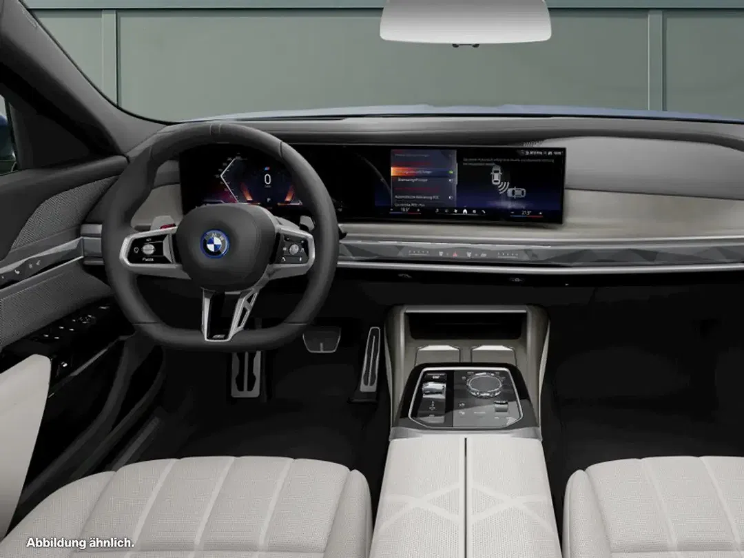 BMW 750 - Thumbnail 5