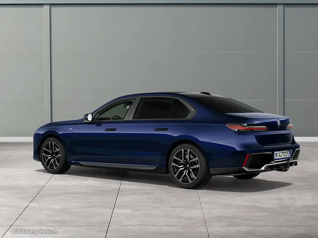 BMW 750 - Thumbnail 8