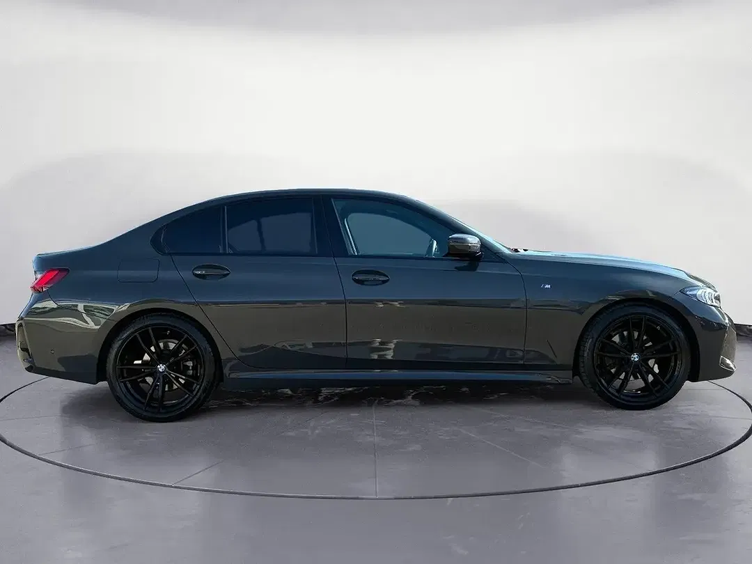 BMW 320 - Thumbnail 6