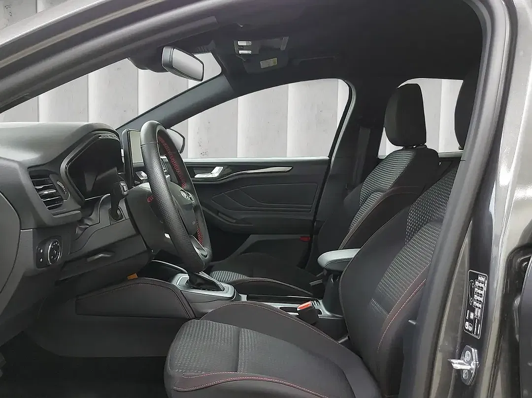 Ford Focus - Thumbnail 10