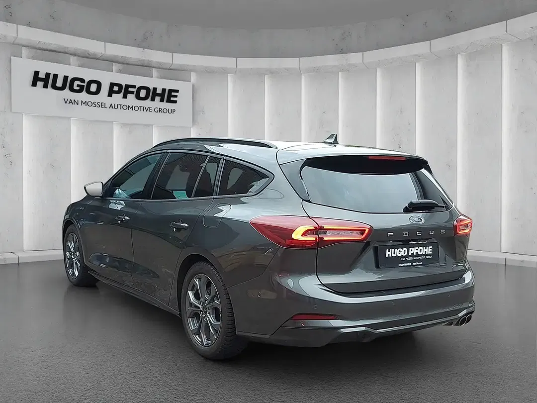 Ford Focus - Thumbnail 3