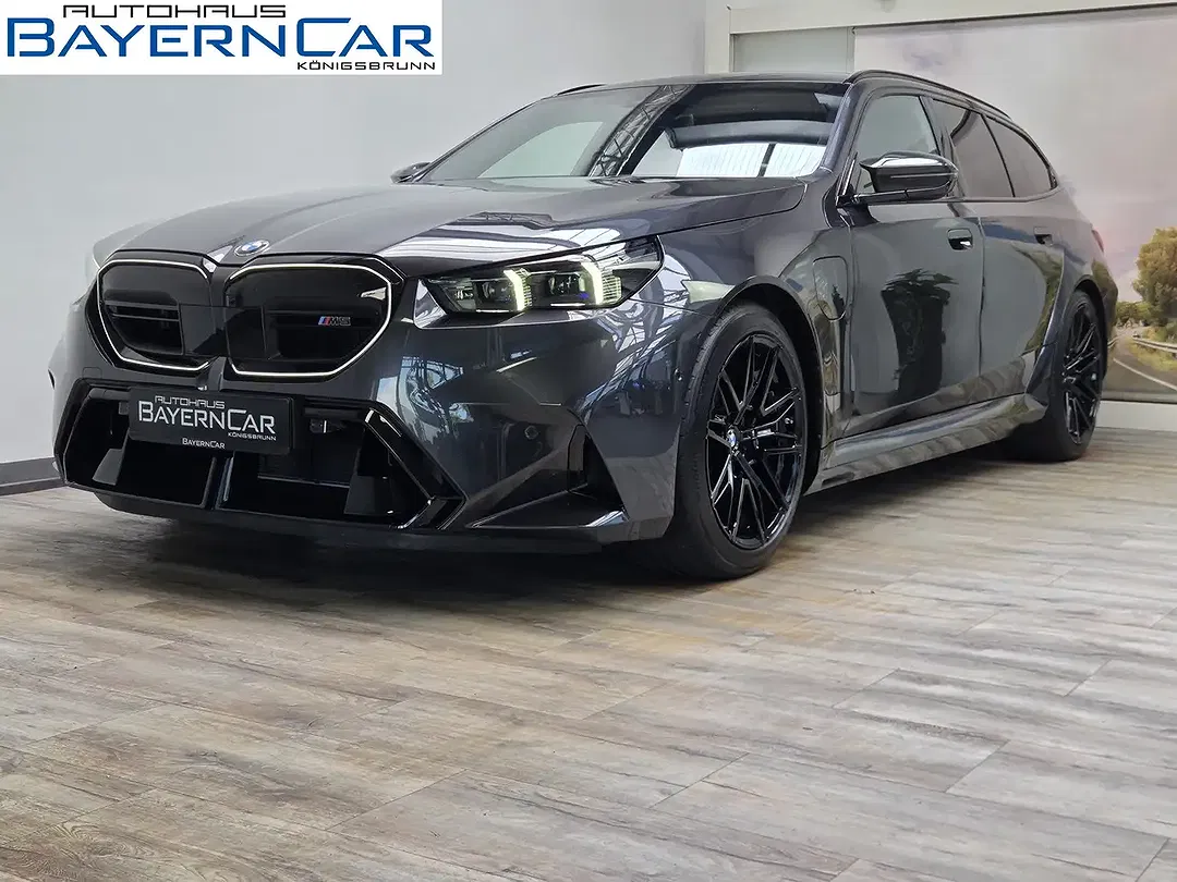 BMW M5 - Thumbnail 1