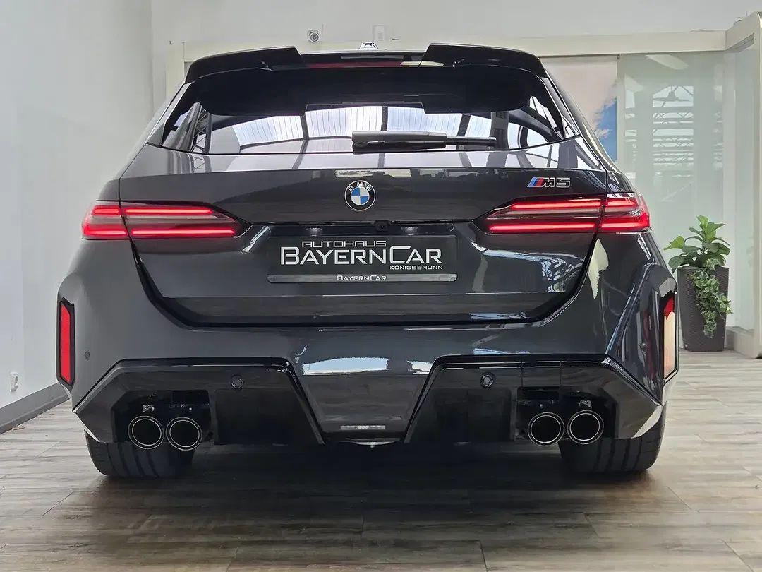 BMW M5 - Thumbnail 5