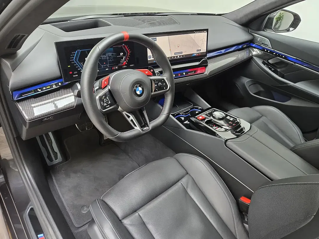 BMW M5 - Thumbnail 8