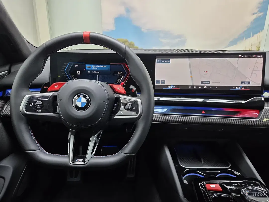 BMW M5 - Thumbnail 9