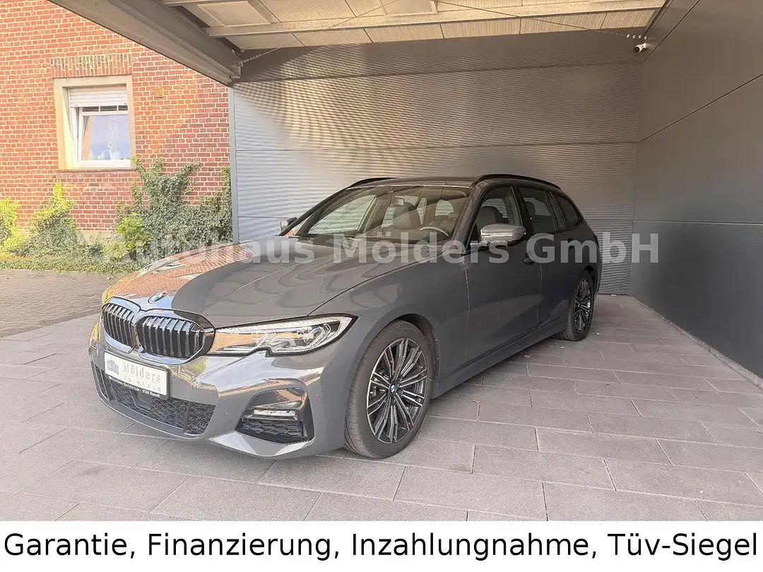BMW 330 - Thumbnail 1