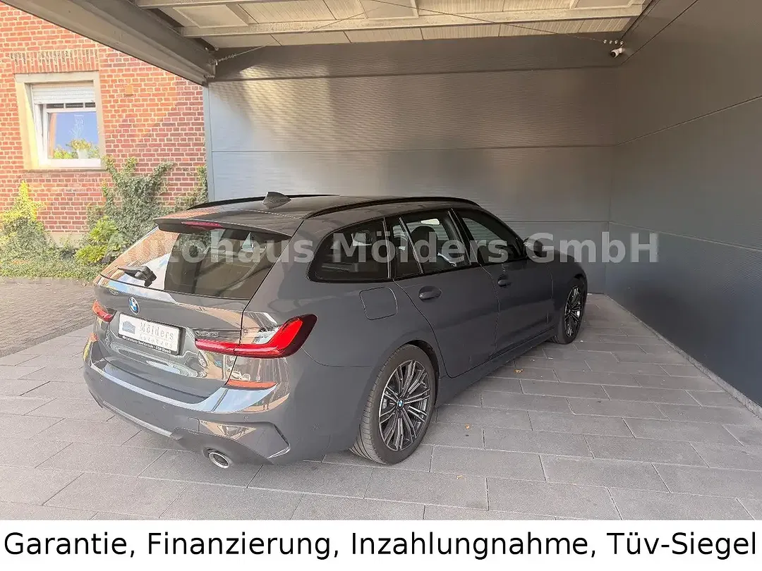BMW 330 - Thumbnail 2