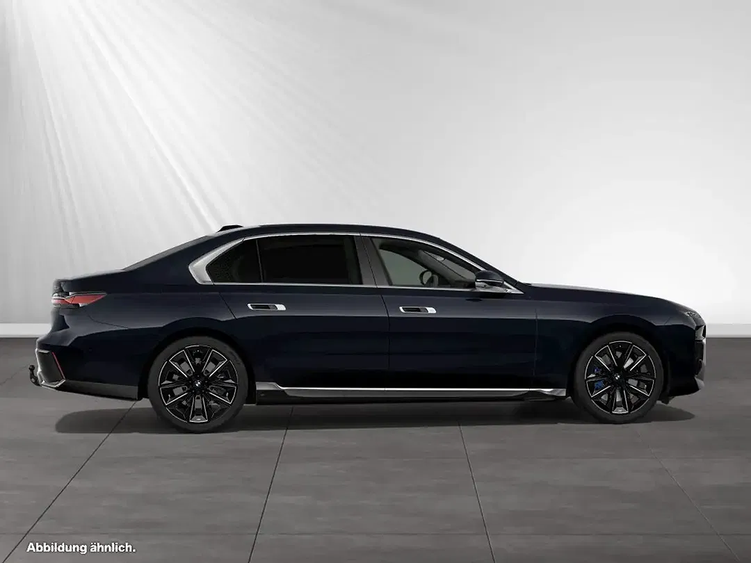 BMW 750 - Thumbnail 11