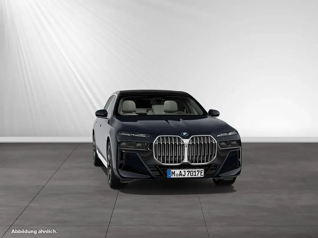 BMW 750 - Thumbnail 13