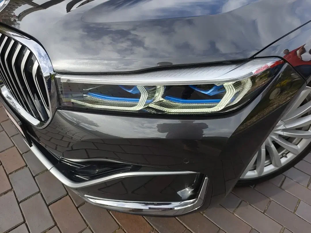 BMW 750 - Afbeelding 1
