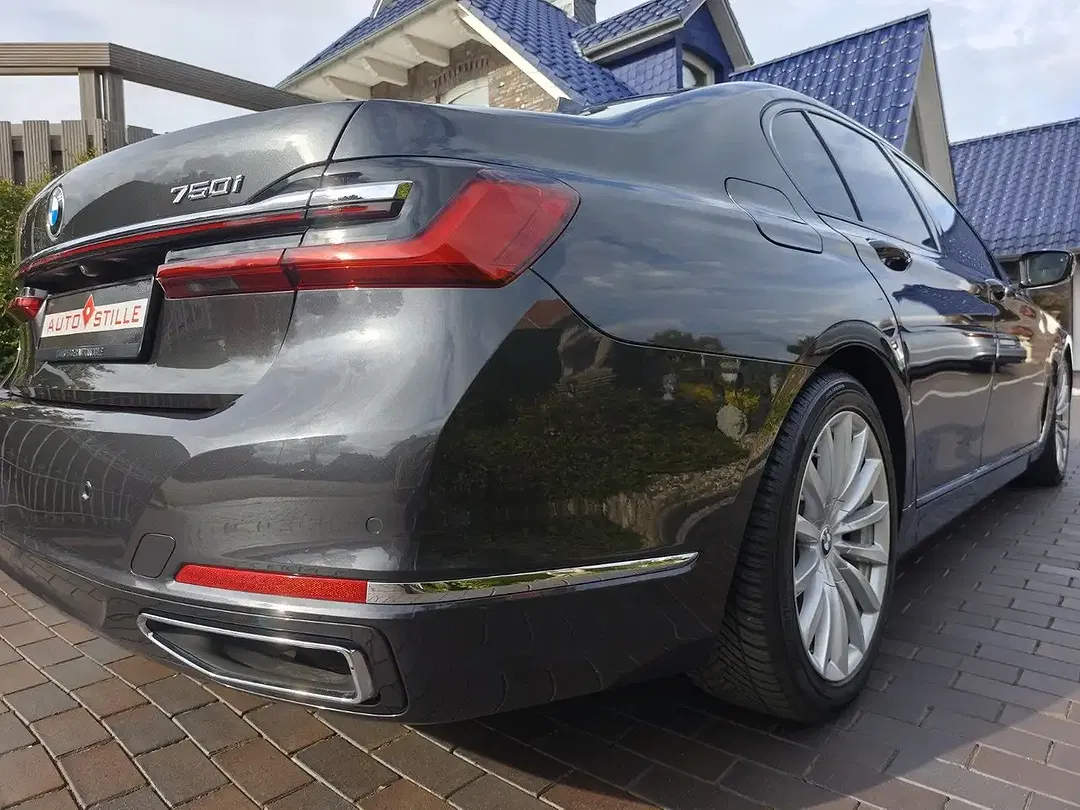 BMW 750 - Thumbnail 10