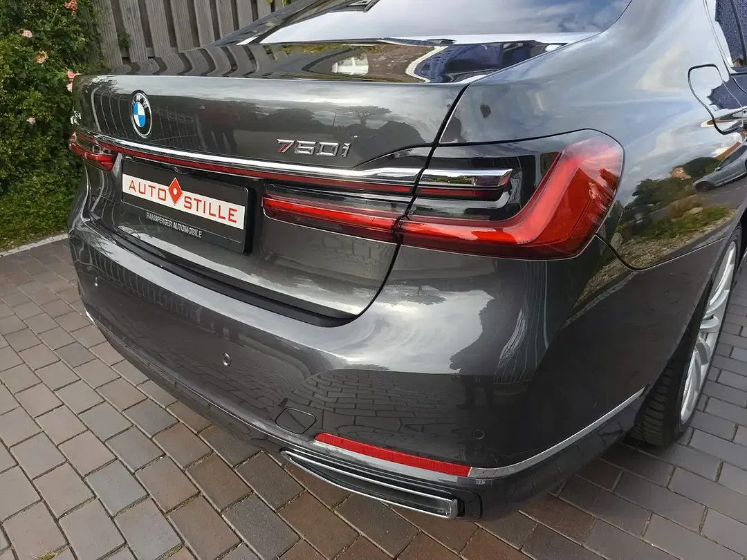 BMW 750 - Thumbnail 11