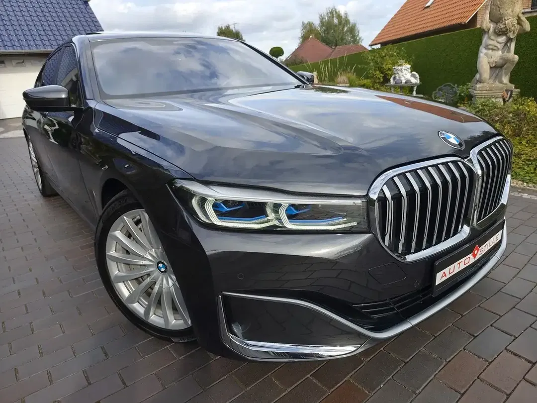 BMW 750 - Thumbnail 5