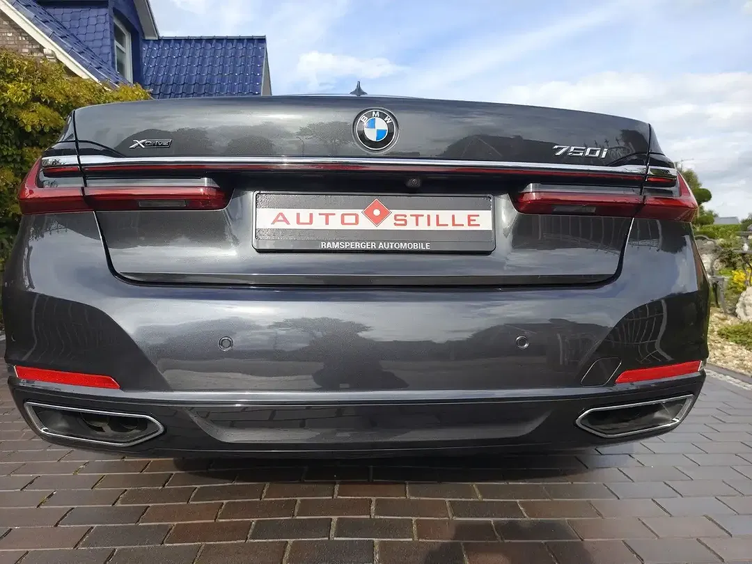 BMW 750 - Thumbnail 7