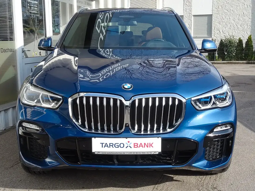 BMW X5 - Thumbnail 2