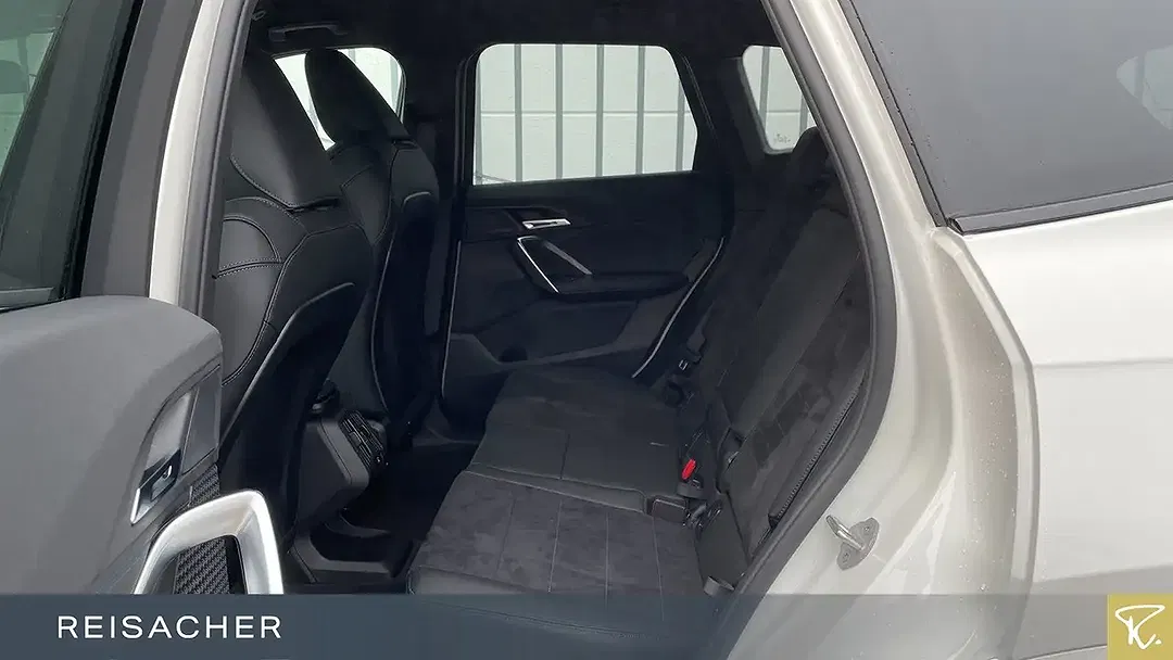 BMW X1 - Thumbnail 8