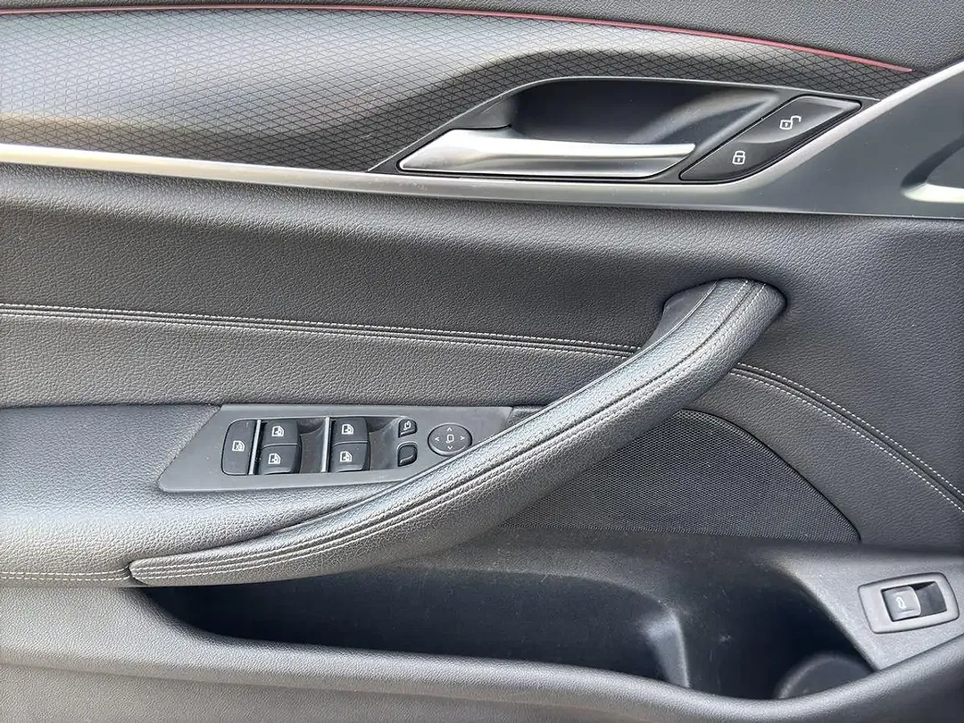 BMW 520 - Thumbnail 25