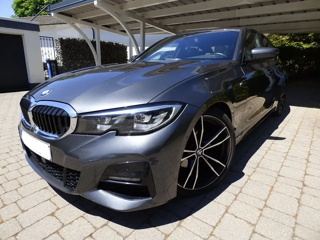 BMW 320 - Afbeelding 1