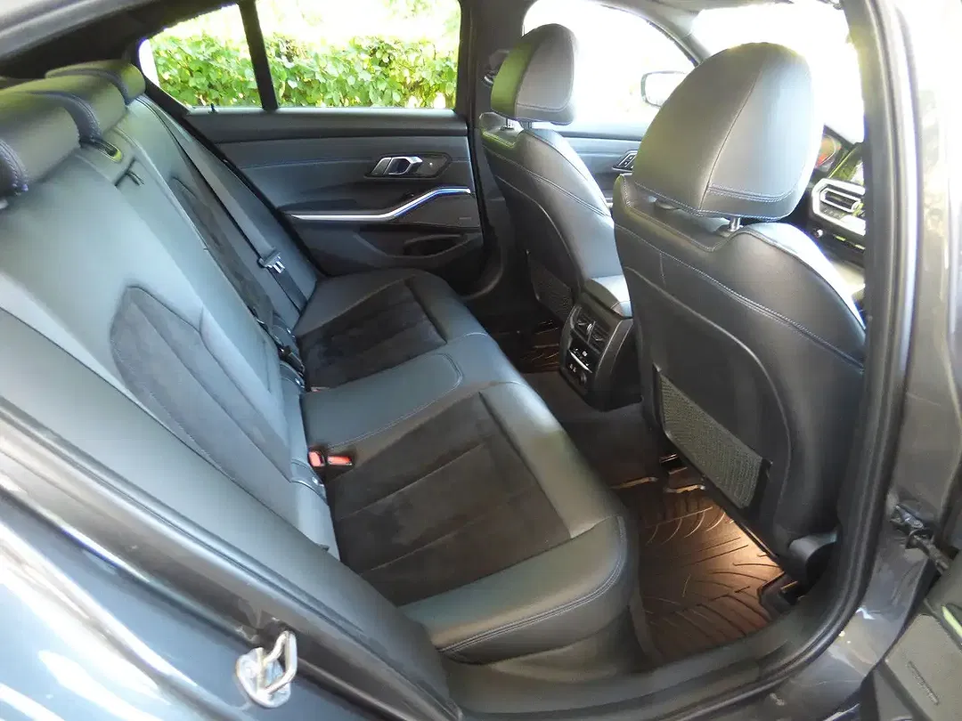 BMW 320 - Thumbnail 12