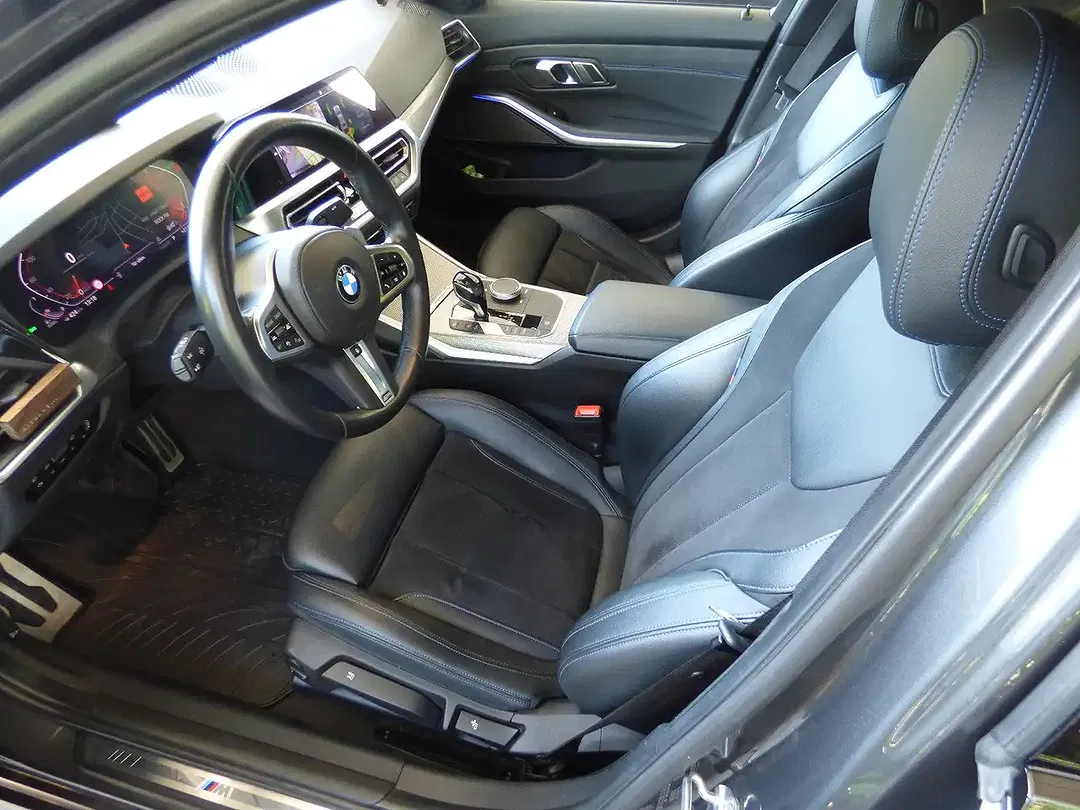 BMW 320 - Thumbnail 2
