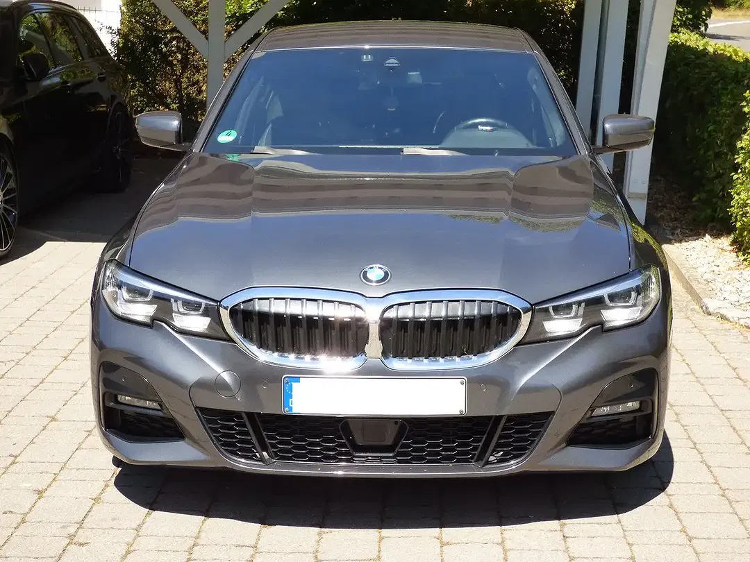 BMW 320 - Thumbnail 4