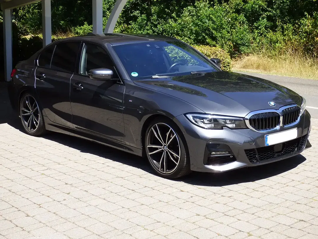 BMW 320 - Thumbnail 5
