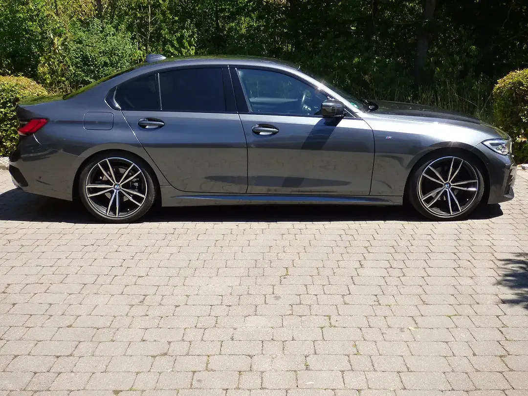 BMW 320 - Thumbnail 6