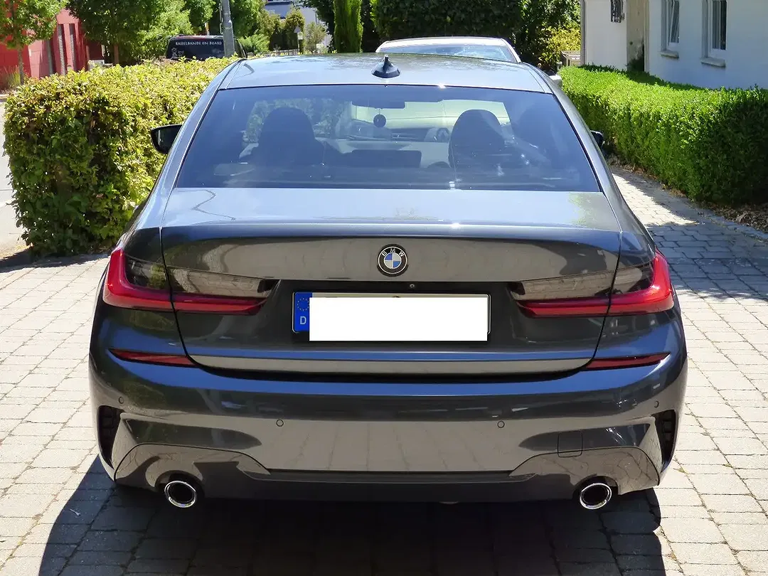 BMW 320 - Thumbnail 8