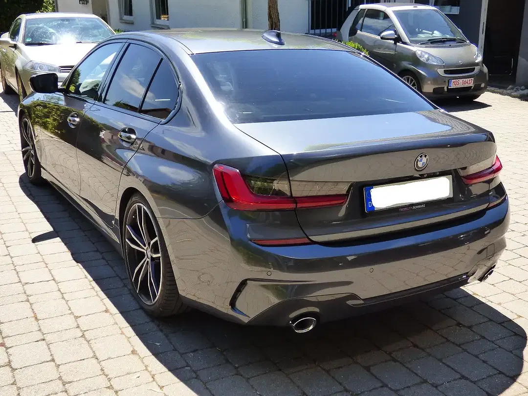 BMW 320 - Thumbnail 9