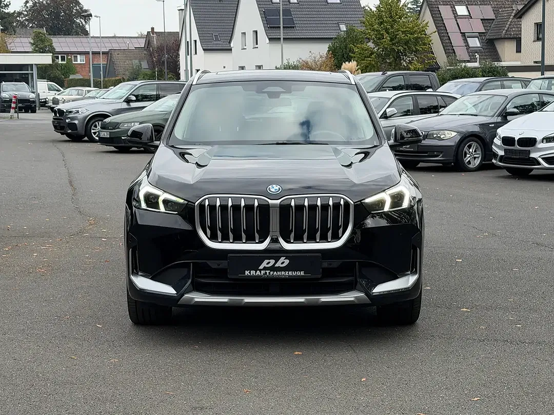 BMW X1 - Thumbnail 3