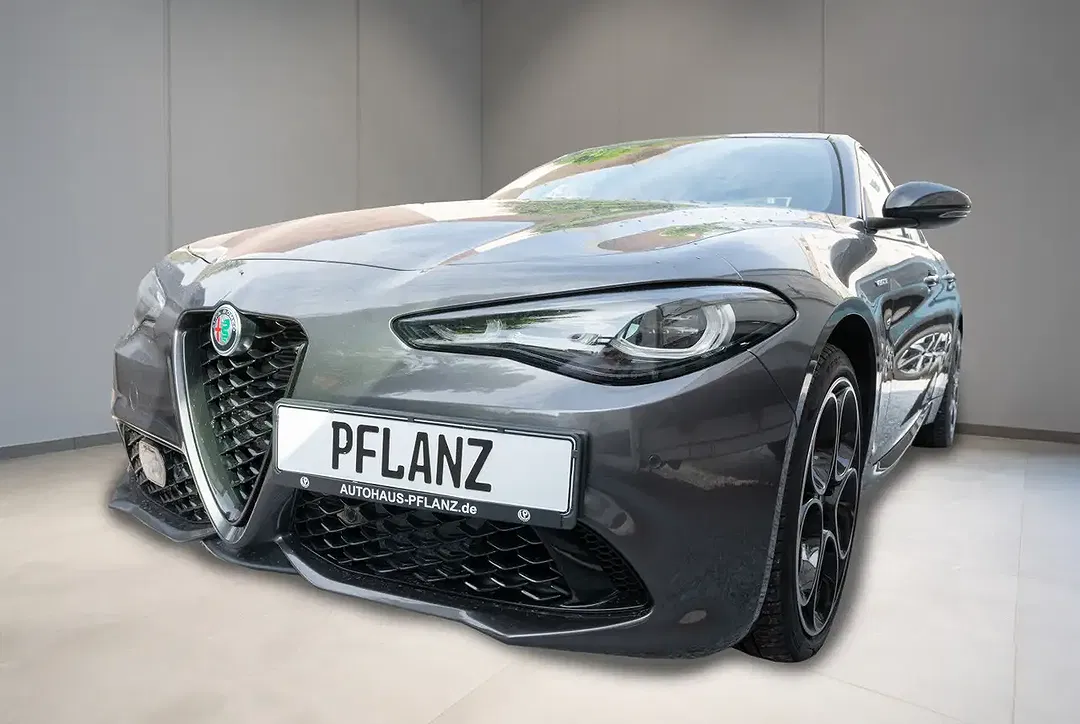 Alfa Romeo Giulia - Thumbnail 1