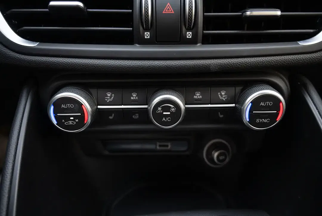 Alfa Romeo Giulia - Thumbnail 11