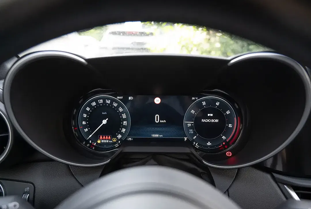 Alfa Romeo Giulia - Thumbnail 14
