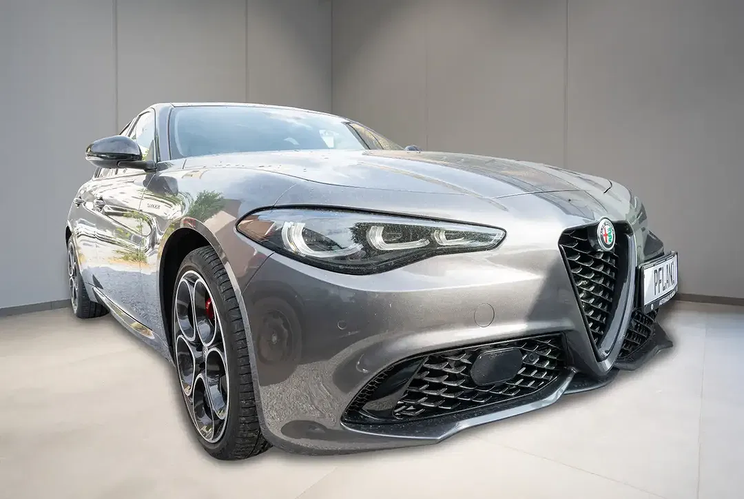 Alfa Romeo Giulia - Thumbnail 2