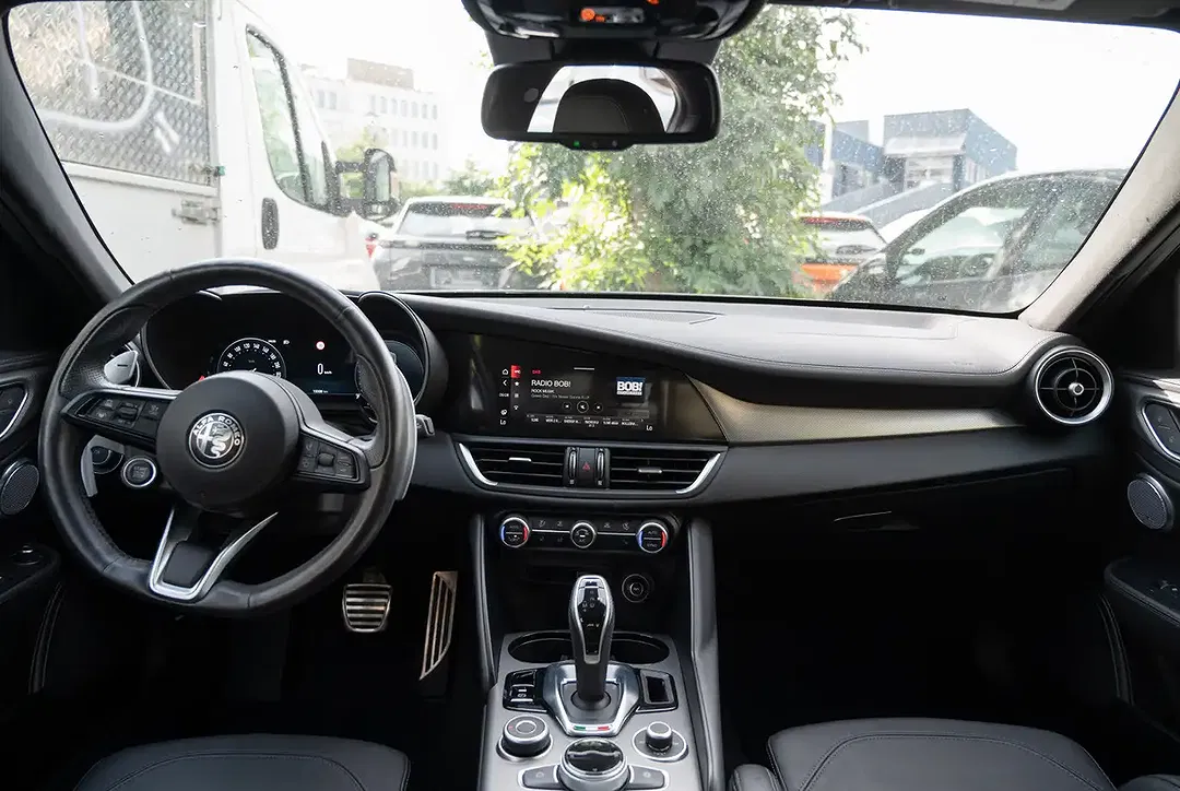 Alfa Romeo Giulia - Thumbnail 5
