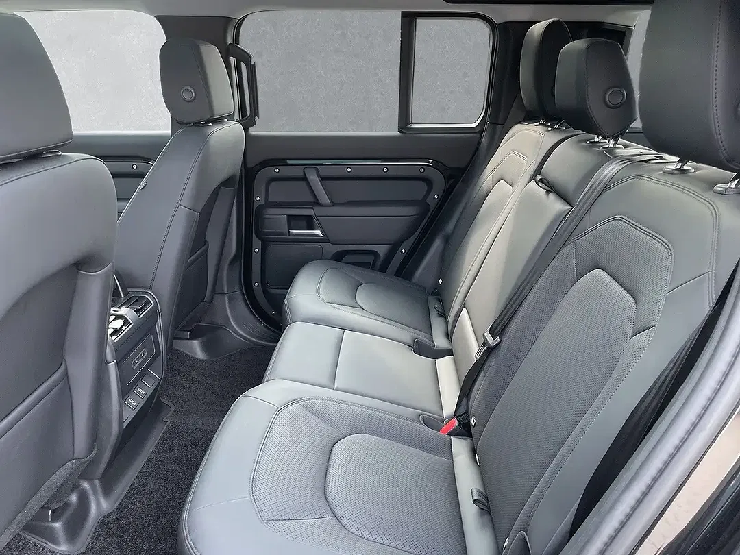 Land Rover Defender - Thumbnail 14