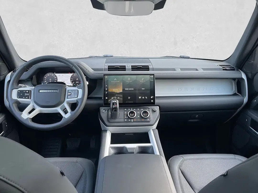 Land Rover Defender - Thumbnail 4
