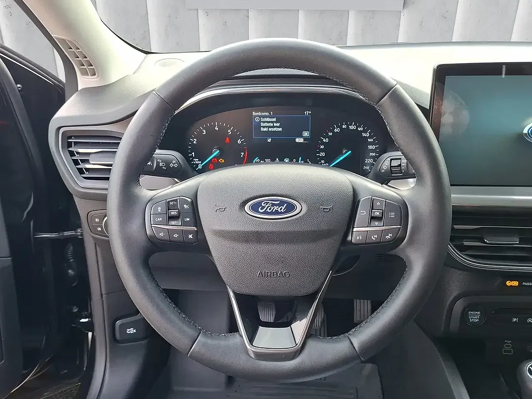 Ford Focus - Thumbnail 13