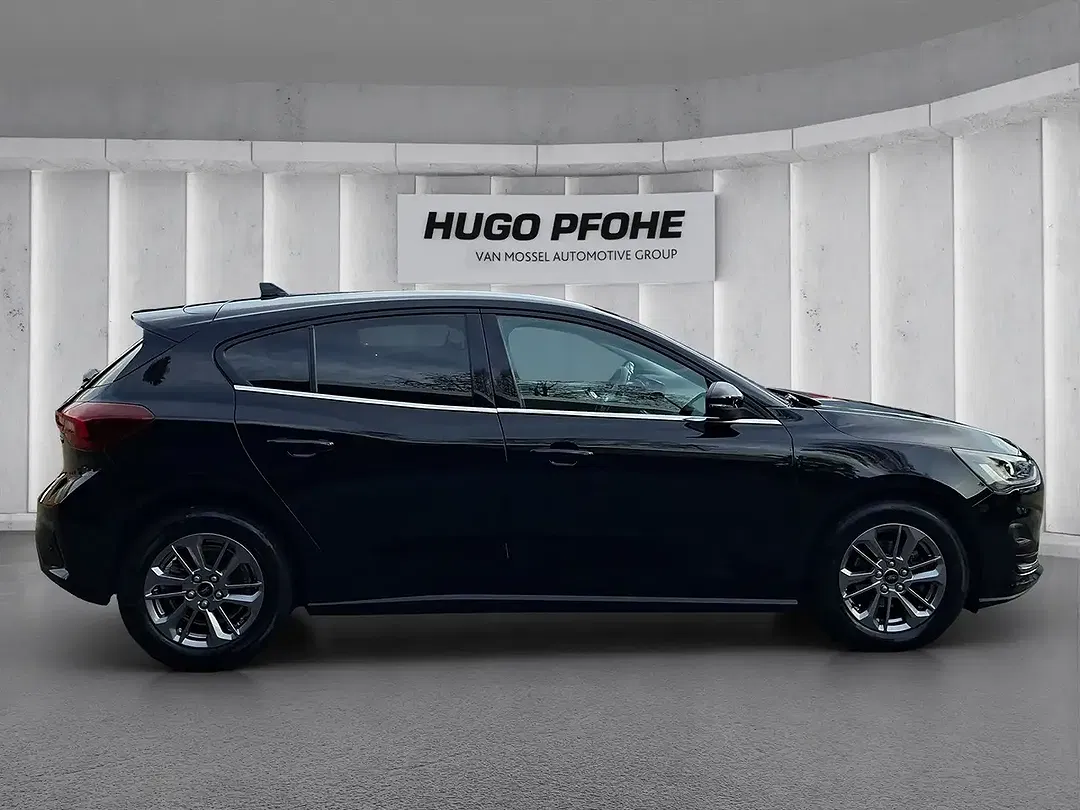 Ford Focus - Thumbnail 6