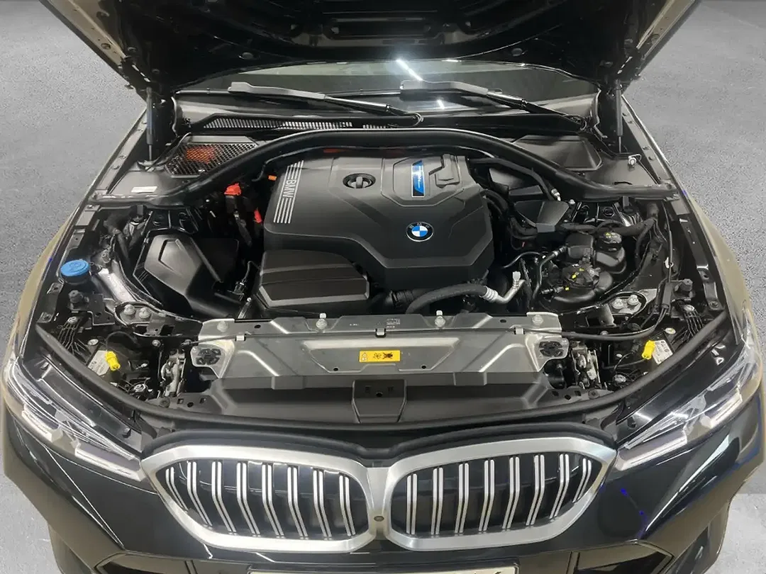 BMW 330 - Thumbnail 13