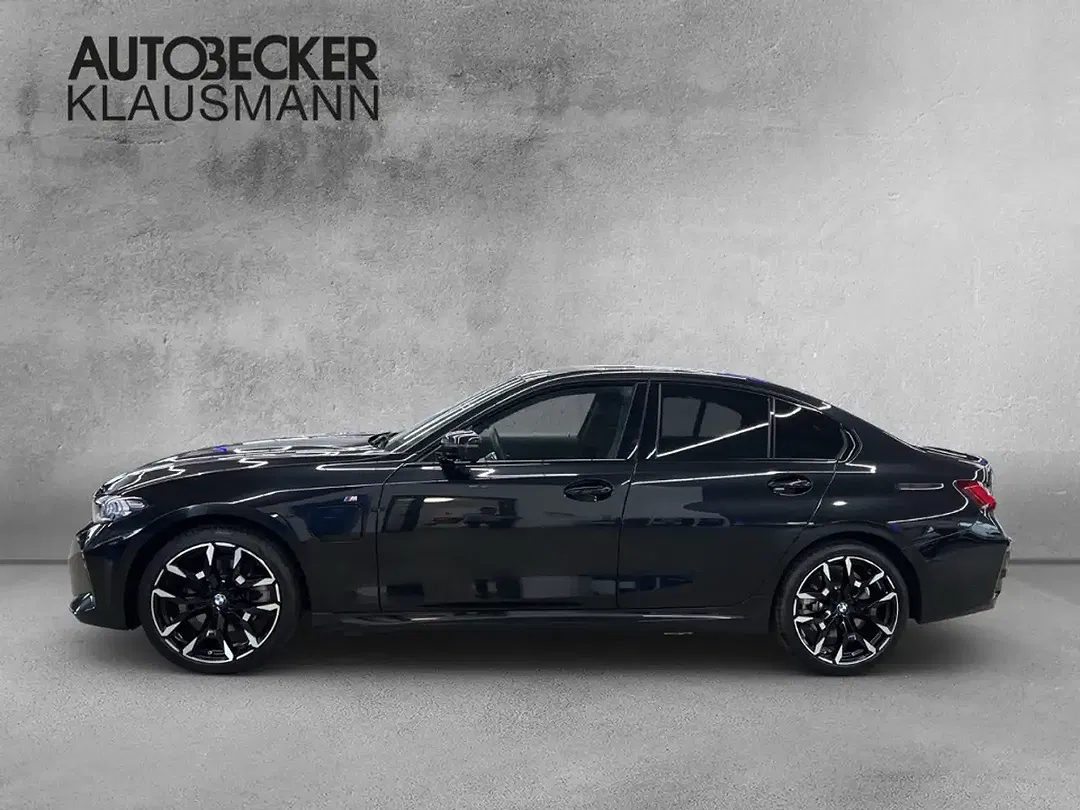 BMW 330 - Thumbnail 3