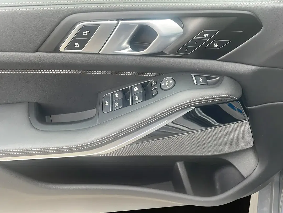 BMW X5 - Thumbnail 3