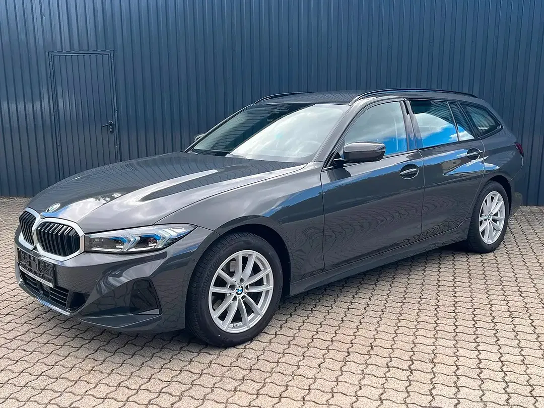 BMW 320 - Thumbnail 3