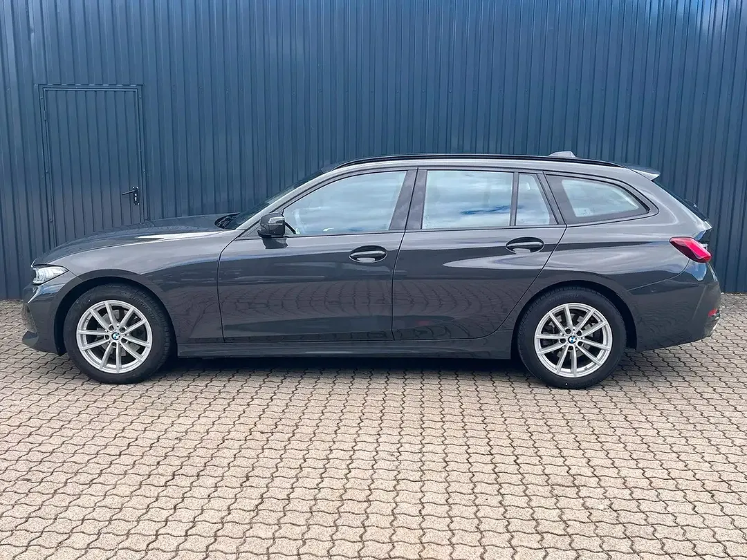 BMW 320 - Thumbnail 6
