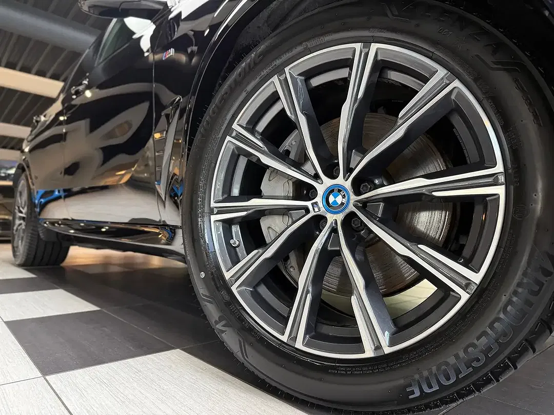 BMW X5 - Thumbnail 6