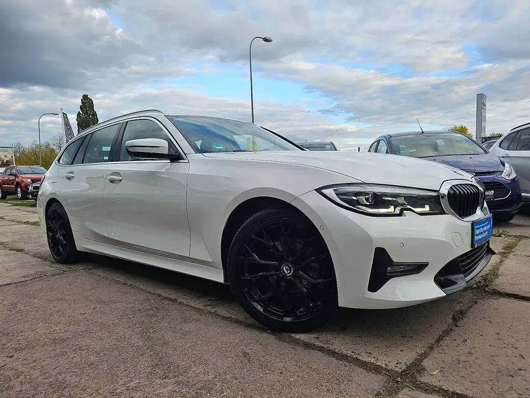 BMW 320 - Thumbnail 3