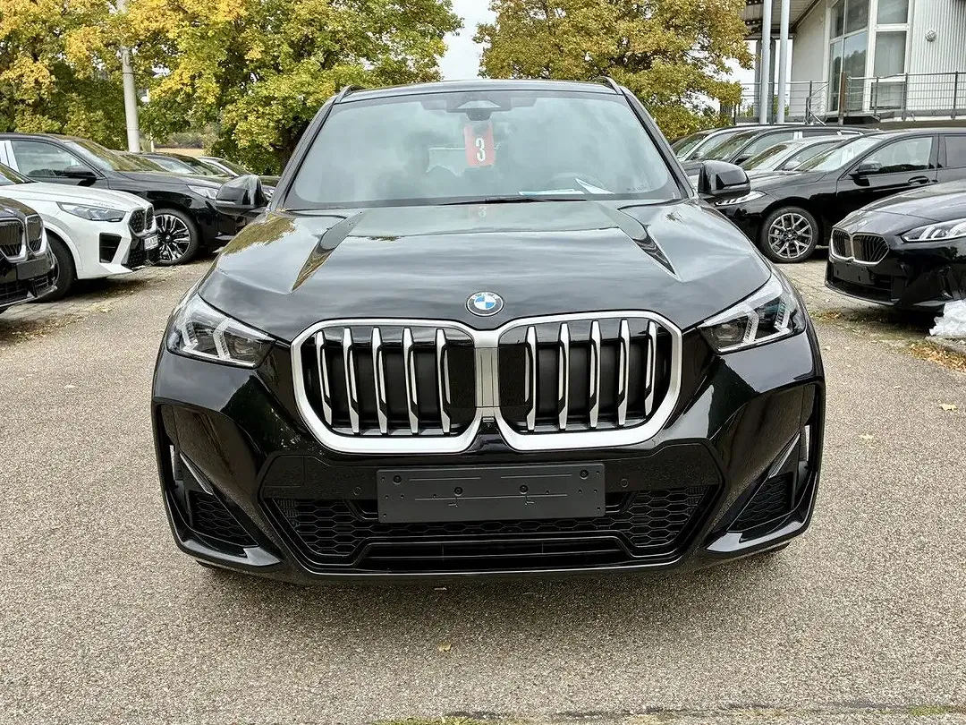 BMW X1 - Thumbnail 3