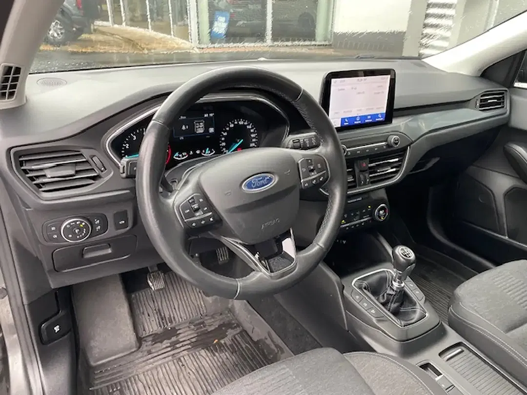 Ford Focus - Thumbnail 5