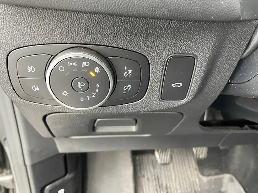 Ford Focus - Thumbnail 8