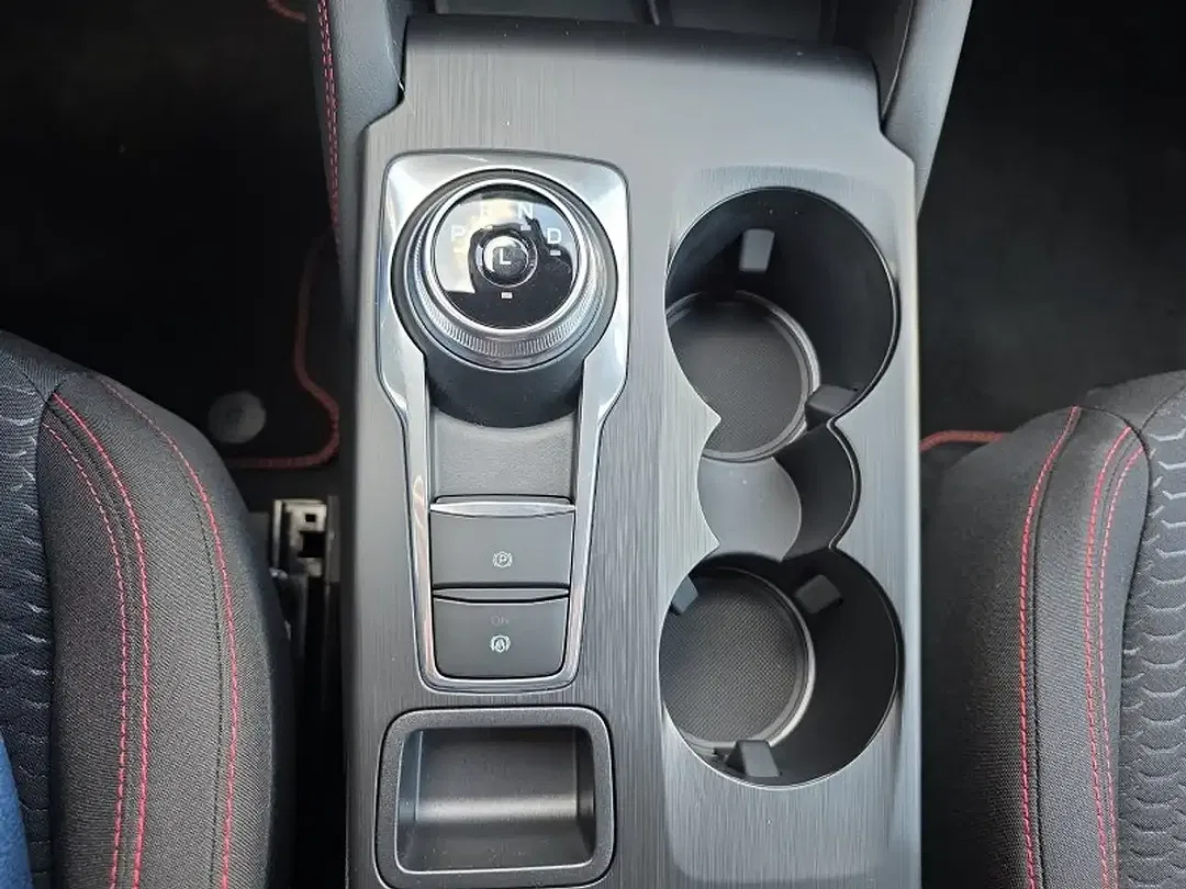 Ford Kuga - Thumbnail 24